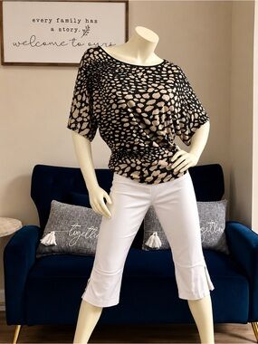 Clara S. Tan/Black Sequin Blouse